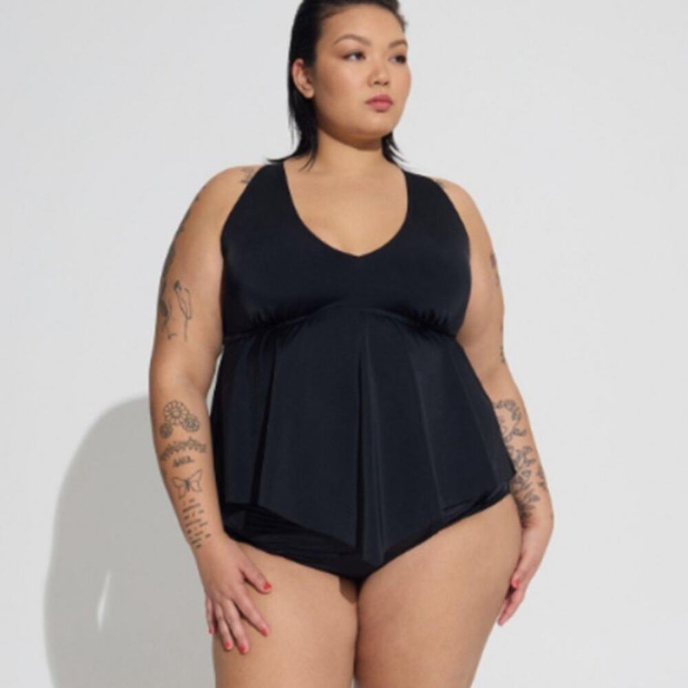 Torrid Tankini Wire free Flounce Ruffle swim top black 6X